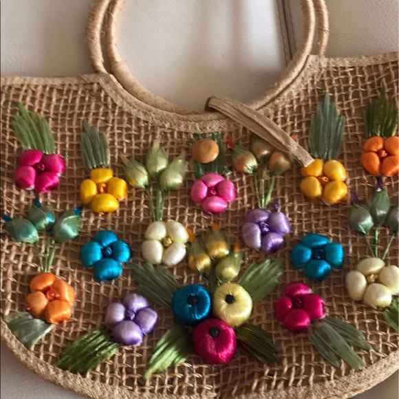 Vintage Beautiful Straw BAG .Size 15.5”/11” - Picture 2 of 5